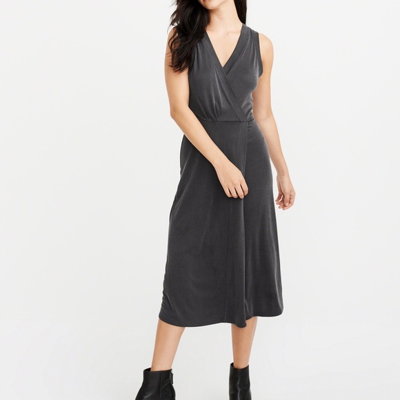 Abercrombie & Fitch Dresses & Skirts - Abercrombie Wrap Front Midi Dress Size Small Grey
